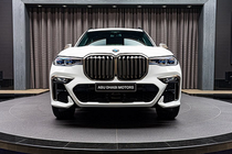 Cận cảnh BMW X7 M50i trắng Alpine, nội thất Tartufo lịch lãm