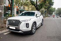 Xe Hyundai Palisade tiền tỷ lăn bánh trên phố Hà Nội 