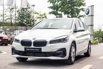 BMW 218i mới "đại hạ giá" gần 300 triệu tại Việt Nam