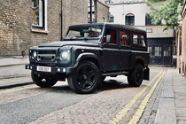 Land Rover Defender 110 độ siêu hầm hố nhờ Chelsea Truck