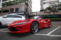 Cường Đô la "xách" Ferrari F8 Tributo hơn 20 tỷ dạo phố Sài Gòn