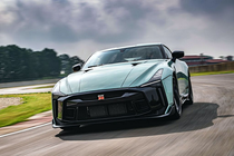 Nissan GT-R hơn 9 tỷ đồng sẽ mạnh hơn cả Ferrari 488 GTB