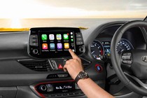 Apple CarPlay và Android Auto có thực sự cần thiết trên ôtô?