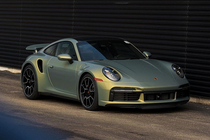 Porsche 911 Turbo S "kịch độc", riêng màu sơn hơn 2 tỷ đồng