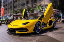 Lamborghini Aventador SVJ hơn 50 tỷ dính lỗi bung nắp động cơ