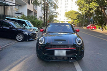 Cường Đô la chở con gái trên MINI John Cooper mui trần 2,5 tỷ