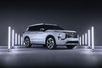 Mitsubishi Outlander PHEV 2022 - hết xăng vẫn chạy được gần 90 km