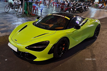 Siêu xe Mclaren 720S đầu tiên của Việt Nam "thay áo" đón 2022