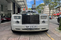 Rolls-Royce Phantom biển cặp "thần tài nhỏ" lý lịch khủng ở Sài Gòn