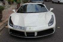 Chạm mặt “bạch công tử” Ferrari 488 GTB hơn 15 tỷ tại Sài Gòn