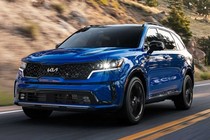 Kia Sorento 2024 dần lộ diện, liệu có “chặt đẹp” đối thủ Hyundai SantaFe?