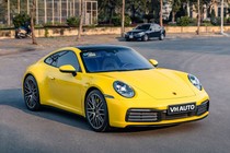 “Ếch vàng” Porsche 911 Carrera chạy lướt chưa đến 10 tỷ ở Hà Nội