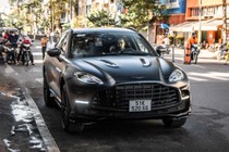 Thứ 7, mùng 7, Aston Martin DBX 707 giá 21,7 tỷ của "Qua" Vũ khai Xuân