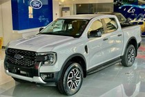 Soi Ford Ranger Sport từ 864 triệu đồng 