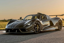 Hennessey ra mắt Venom F5 Revolution mui trần hơn 70 tỷ đồng