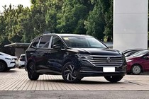 Volkswagen Viloran 2023 nhận cọc tại Việt Nam, đối thủ Hyundai Custin