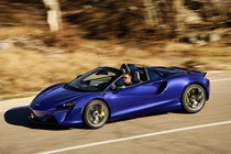 McLaren Artura Spider từ 6,9 tỷ đồng, chạy 33 km không "uống" xăng