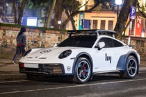 Porsche 911 Dakar gần 16 tỷ sắp chạy xuyên lục địa tại Hà Nội