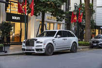 Ngắm Rolls-Royce Cullinan Mansory hơn 40 tỷ đồng "bát phố" Hà Nội