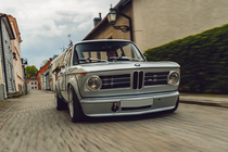 "Xế cụ" BMW 2002 đời 1970 nâng cấp động cơ M3 E46 như trai trẻ