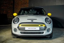 Mini Cooper SE hơn 1 tỷ đồng tại Đông Nam Á, có về Việt Nam?