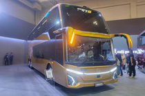 SDD Jetbus 5 - xe bus hạng sang khủng "mượn" nền tảng Mercedes-Benz