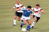 Những pha bóng “ma thuật” của Maradona