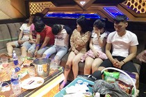 Dân chơi phê pha ma túy trong quán karaoke liên tiếp rủ nhau “lên phường” 