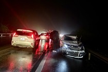 Cao tốc Nội Bài - Lào Cai: Va chạm liên hoàn, 1 người bị thương