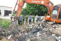 Hải Dương: Khởi tố đối tượng đổ hơn 350 tấn rác thải ra môi trường