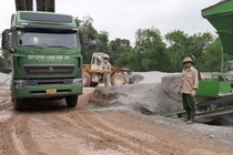 Bắc Giang: Trạm trộn bê tông không phép ngang nhiên hoạt động gây ô nhiễm