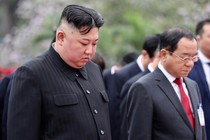 Chủ tịch Triều Tiên Kim Jong-un cùng phái đoàn đến viếng lăng Chủ tịch Hồ Chí Minh