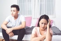 Có nên yêu người thường xuyên ghen khi tôi đi công tác dài ngày?