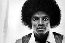 Khuôn mặt Michael Jackson bị phá hỏng thế nào sau dao kéo