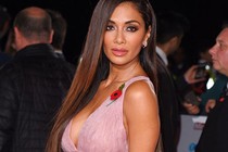 Nữ giám khảo X Factor Nicole Scherzinger bị nghi nâng ngực