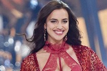 Siêu mẫu Irina Shayk mang thai vẫn sải bước ở Victoria’s Secret show