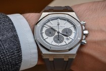 Muốn đeo đồng hồ Rolex vài tỷ, bỏ 3 triệu thuê xài cả tháng