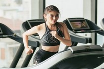 Chưa hết Tết, các mỹ nhân Việt đã đua nhau tập gym giữ dáng