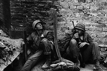 Chiến trường Việt Nam 1968 qua ảnh Don McCullin (2)