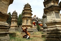 Xem các nhà sư tập kung fu tại chùa Thiếu Lâm Tự