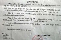 Tranh luận việc đuổi học 6 tháng các nam sinh tiểu bậy