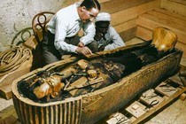 Kinh ngạc kho báu lần đầu hé lộ trong lăng mộ Tutankhamun 