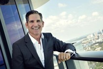 Triệu phú Grant Cardone: “Tiền là ưu tiên hàng đầu“