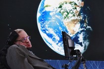 Vì sao Stephen Hawking luôn hối thúc con người rời Trái đất?