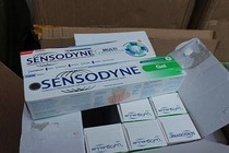 Thu giữ gần 14.000 sản phẩm kem đánh răng Sensodyne nghi giả