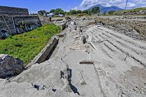 Cận cảnh tàn tích mới phát hiện ở thành phố cổ Pompeii