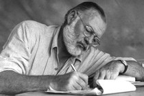 Khó tin nhà văn Hemingway nghĩ cốt truyện “Ông già và biển cả” suốt 13 năm 