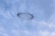 Sự thật vòng khói đen khổng lồ bị nghi UFO xuất hiện ở Tứ Xuyên