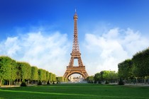 Tháp Eiffel từng suýt bị dỡ bỏ vì lý do không ngờ