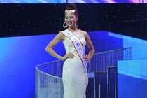 HH Trần Thị Quỳnh gặp sự cố tại Mrs. World